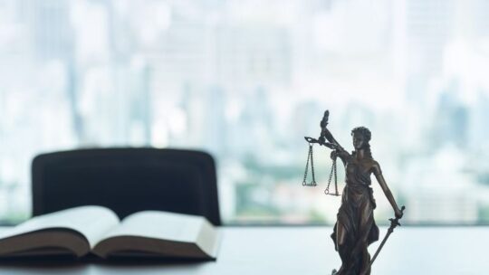 Jak wybrać dobrego prawnika? 3 kroki do znalezienia dobrego adwokata